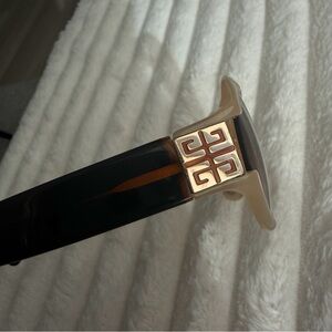 Givenchy Vintage Sunglasses MINT
